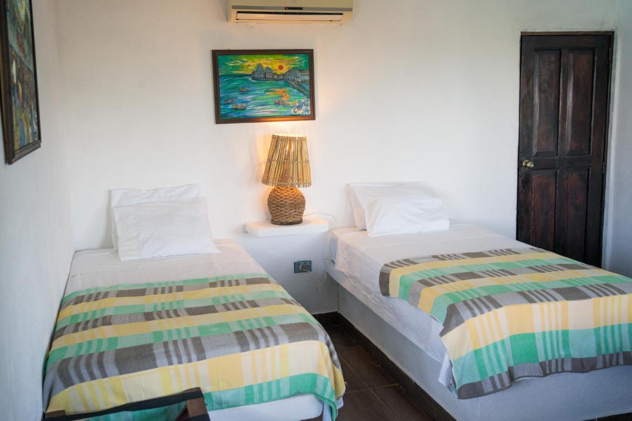Marbella Eco Lodge Monterrico Extérieur photo