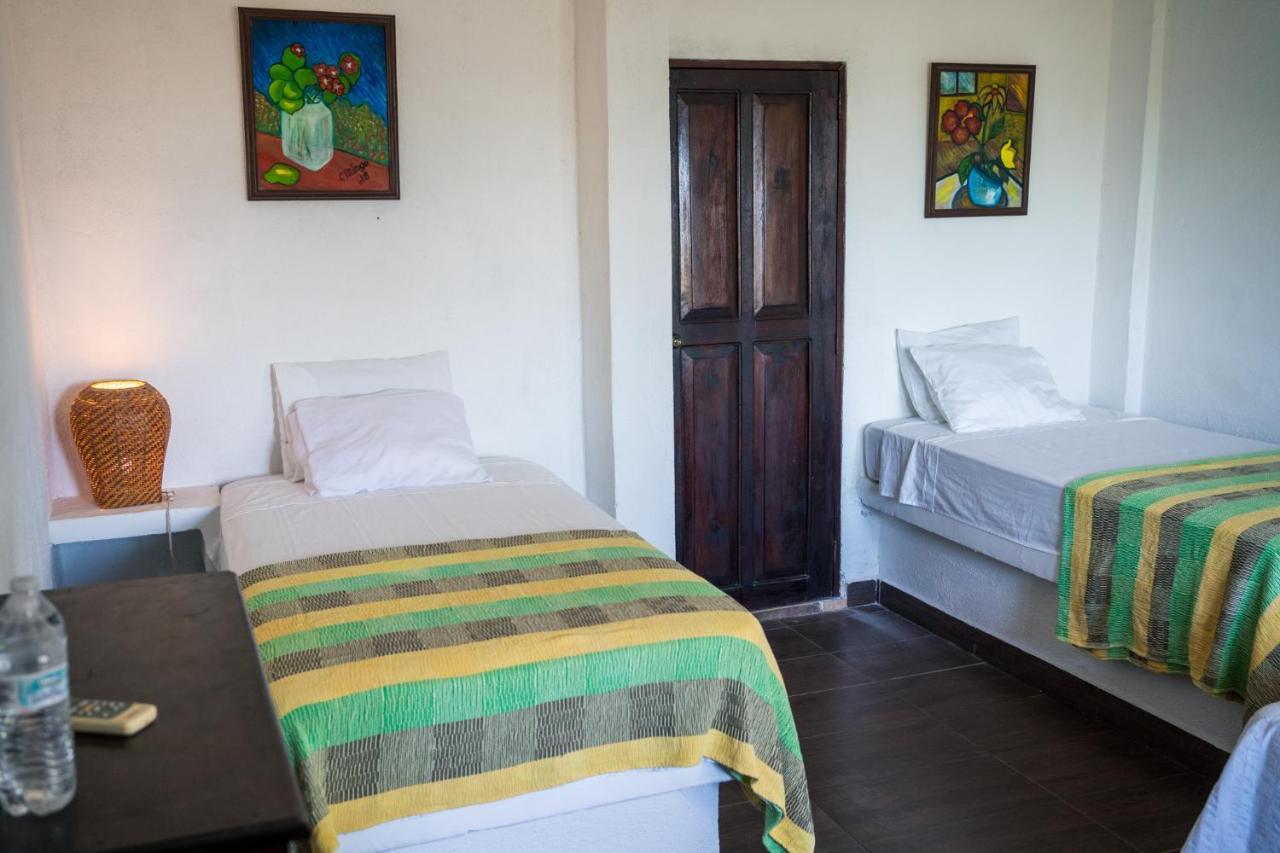 Marbella Eco Lodge Monterrico Extérieur photo