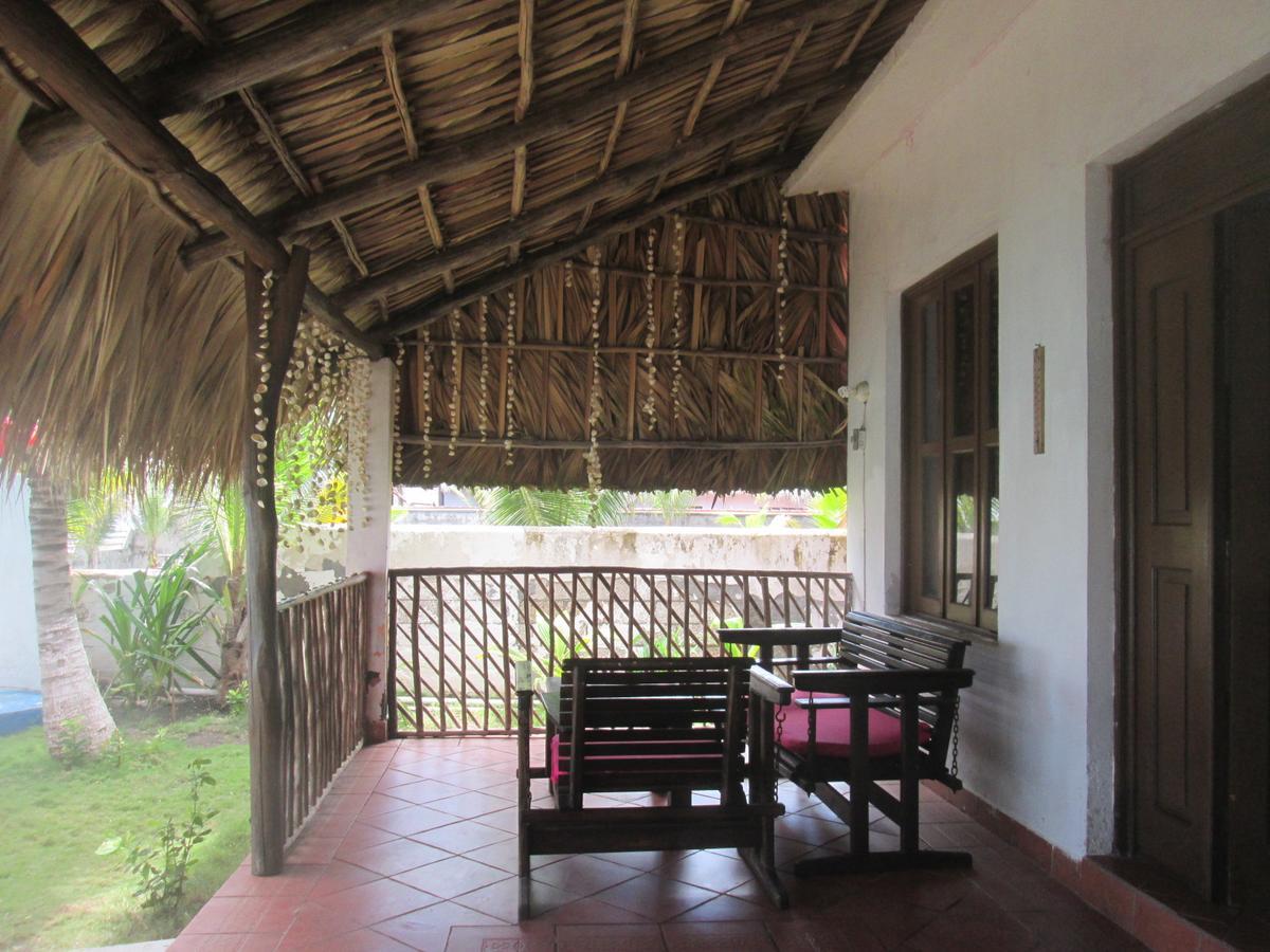 Marbella Eco Lodge Monterrico Extérieur photo